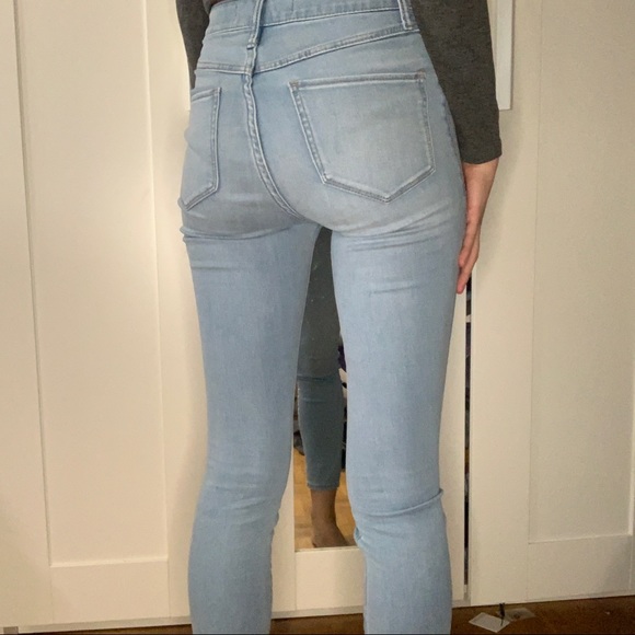 Abercrombie High Rise Jean Legging Light Wash - Picture 2 of 12